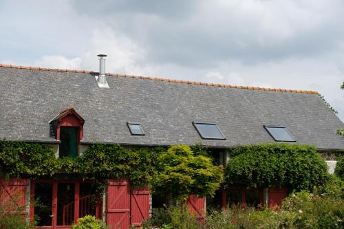 La Maison Jaune à la Janaie Parigné france