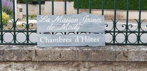 B&B / Chambre d'hôtes La Maison Josnes de Mady 51 Grande Rue Josnes
