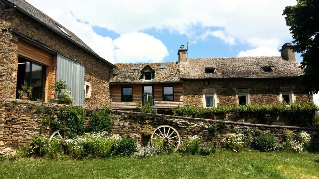 Maisons de vacances La Maison Mescladis 80 route de la coste, 12160 Manhac