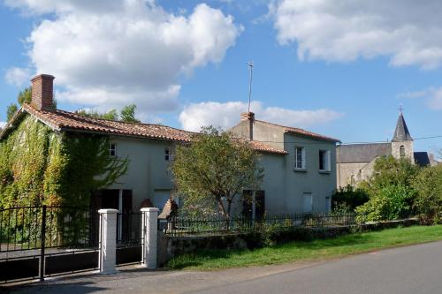 La Maison Sans Soucis Sainte-Gemme dans les Deux-Sèvres france