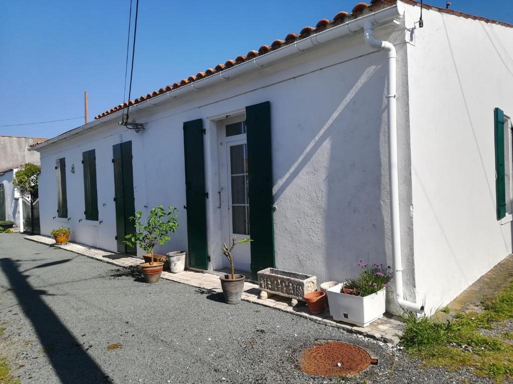Maison de vacances La Marinière, 3chb, à 500m de la mer - St Denis Oléron 8 Rue de la Cocarde, 17650 La Gautrie