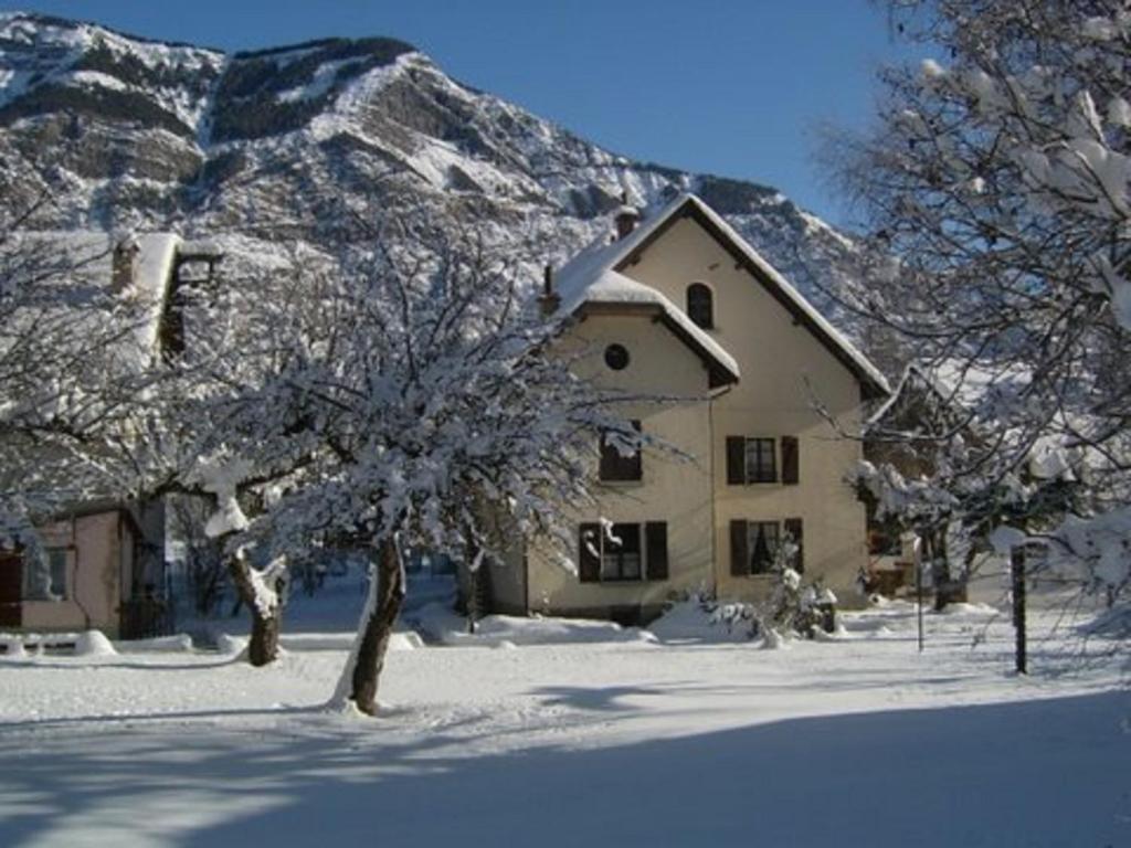 B&B / Chambre d'hôtes La Marmotte De La Meije 408 route du vert, 38520 Le Bourg-dʼOisans