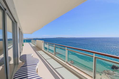 LA MER Breathtaking sea view luxurious design apartment Cannes france