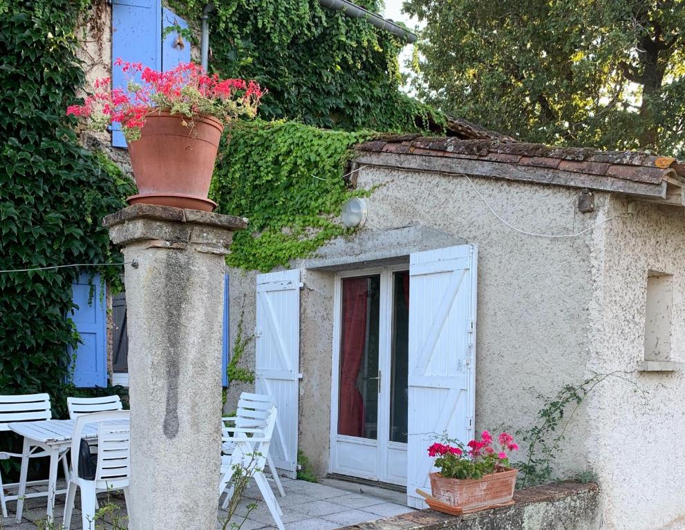 B&B / Chambre d'hôtes La Meyssonnié En Meyssonnie, 81220 Damiatte