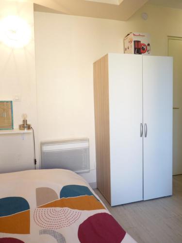 Appartement La N°6, Studette cosy avec parking gratuit 2ème étage porte droite 5 Rue André Félibien La Rochelle