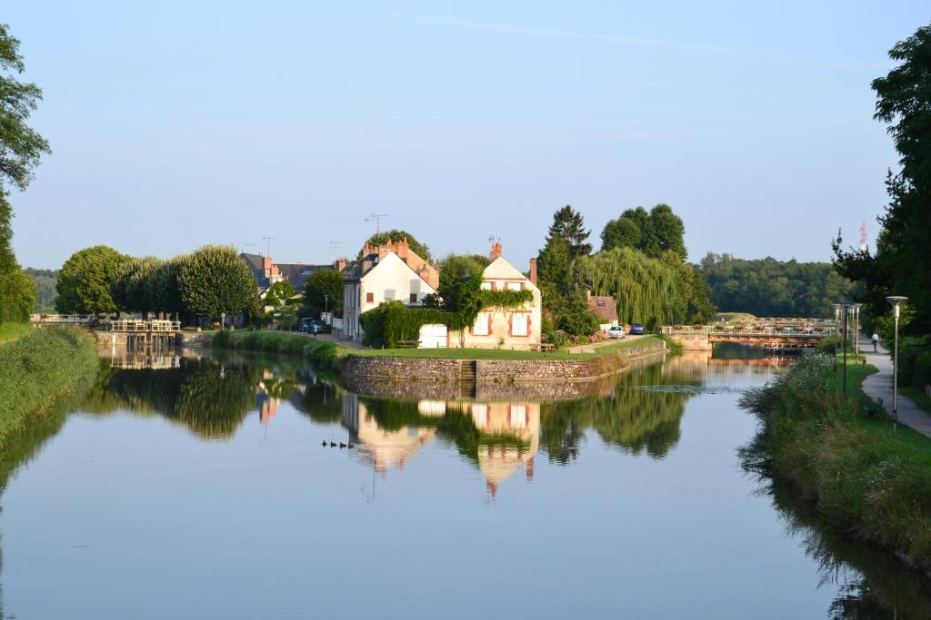 Maison de vacances La passerelle 7 chemin de halage, 45800 Combleux