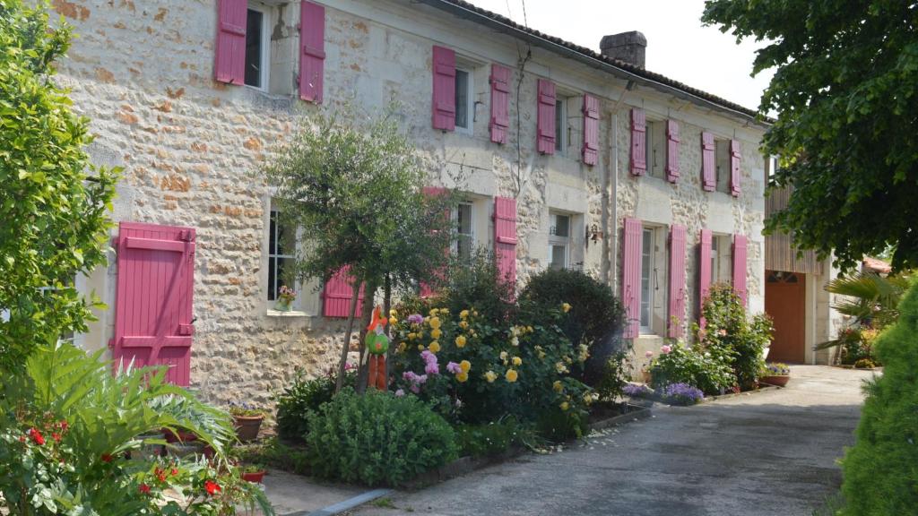 B&B / Chambre d'hôtes LA PASTORALE Les Sorins 2 Rue des Fleurs, 17250 Beurlay