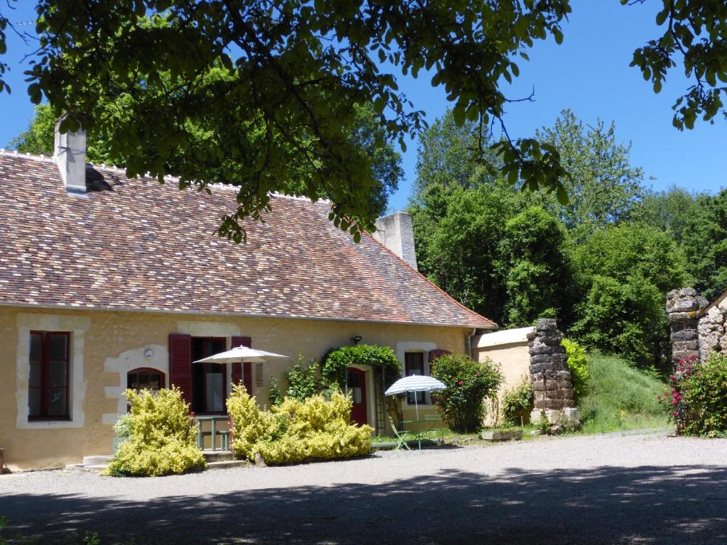 Maison de vacances La petite Bardouillère La Basse Bardouillère, 72150 Courdemanche