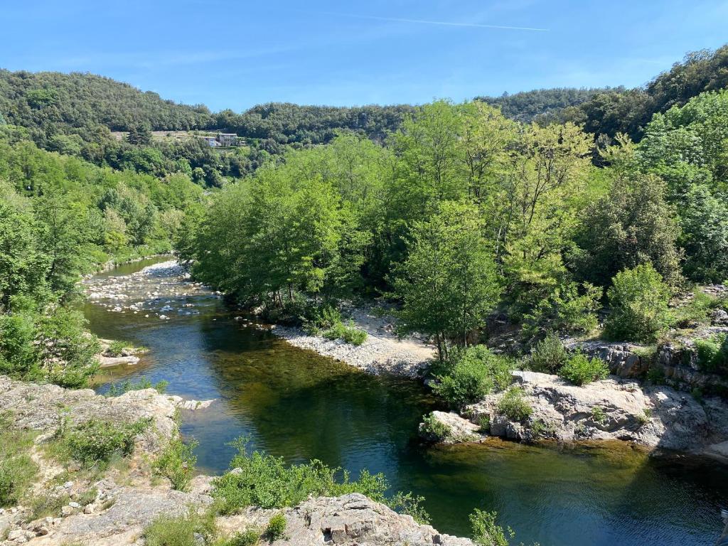 Maison de vacances La Petite Caserne - Gite 4 étoiles - 3 Impasse du Champ de Cabias, 07380 Pont-de-Labeaume