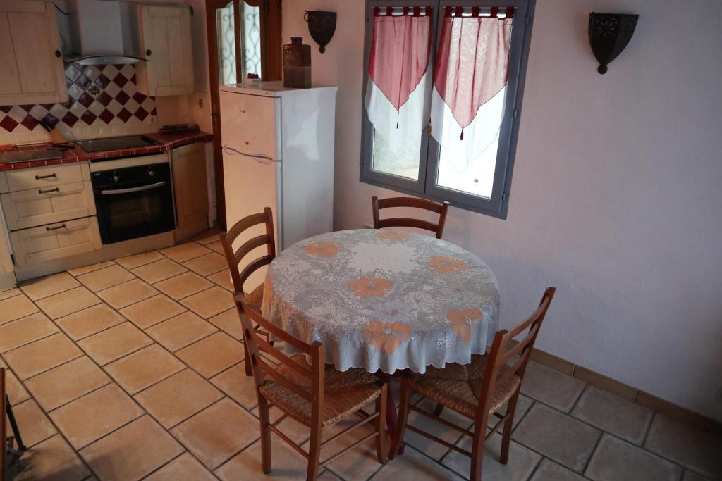 Maison de vacances La petite châtaigne de Collobrières Rue Auguste Aumeran, 83610 Collobrières