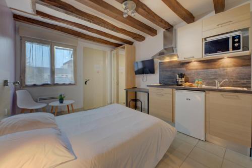 Appartement La petite maison 4 appartement 4 10 Rue des Écoles Avoine