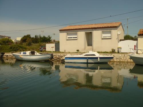 La petite maison au bord du canal T2 - 3étoiles - Frontignan france