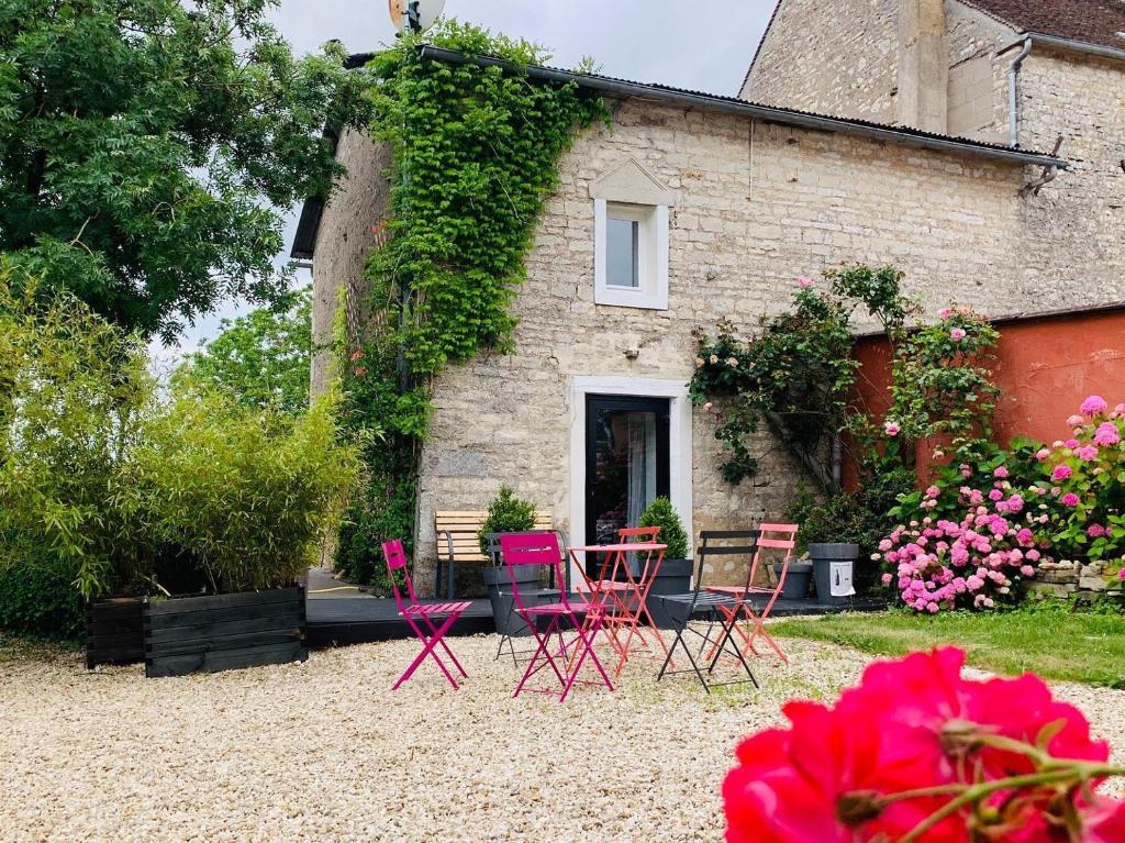 Maison de vacances La Petite maison de Céline & Frédéric avec piscine à Préhy 11 rue de Montmaillant, 89800 Préhy