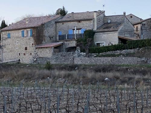 Maison de vacances La petite maison en pierres Hameau Saint Vincent Gras