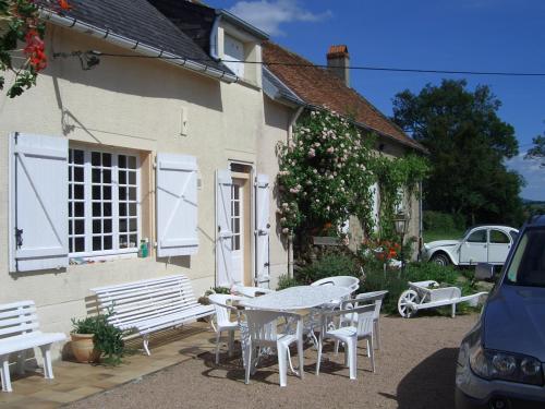 B&B / Chambre d'hôtes La petite maison - L'Ouche Charlot LE GRAND MASSE Maux Maux