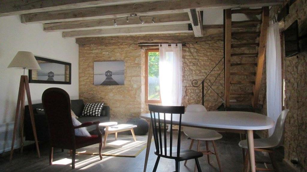 Maison de vacances La Petite Maison Maurival Haut 23, Rue de la fontaine du Cayre, 24570 Condat-sur-Vézère