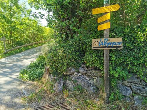 B&B / Chambre d'hôtes La Peyregoune, logement en pleine nature Les Ferrays Blieux