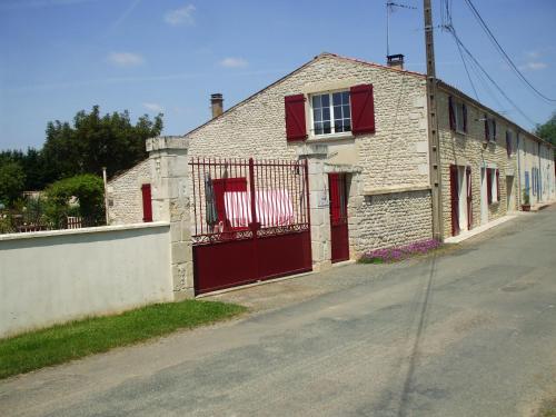 B&B / Chambre d'hôtes La Piaule 10 Mauvais Saint-Pierre-le-Vieux