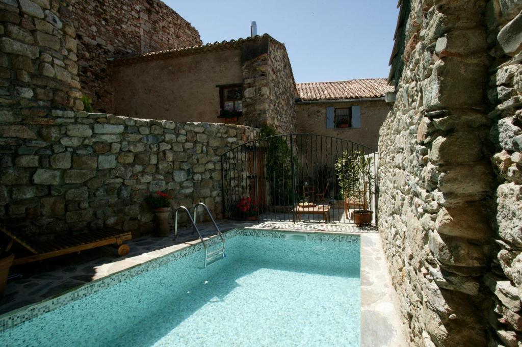 Maison de vacances La piscine de tonton Jean 17 Rue Saint-Gènes, 11160 Caunes-Minervois