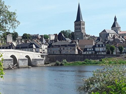 Hôtel La Pomme d'Or 8 Avenue Gambetta La Charité-sur-Loire