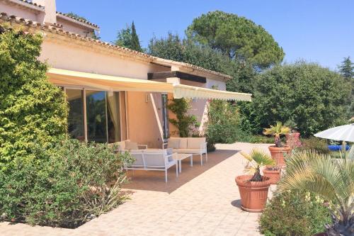 Villa La provençale Vacation House for 8 people with breathtaking view! 40 chemin des chênes verts Peymeinade