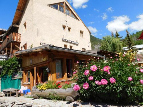 Maison d'hôtes La Ptite Auberge La Lauzette Aiguilles