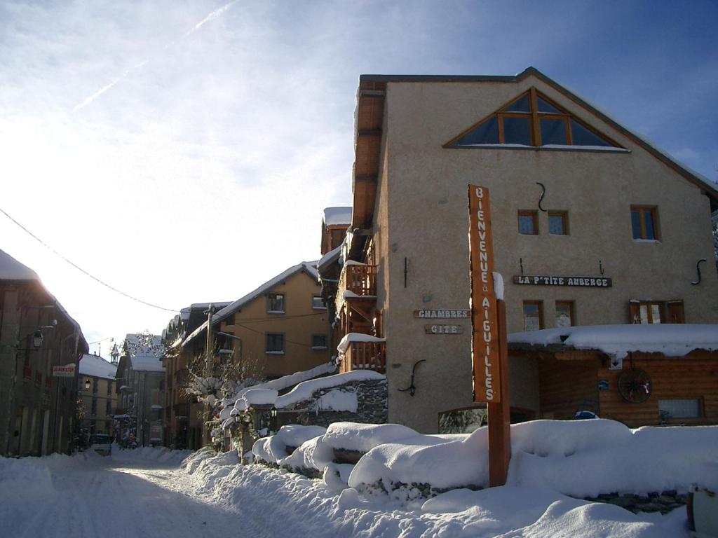 Maison d'hôtes La Ptite Auberge La Lauzette, 05470 Aiguilles