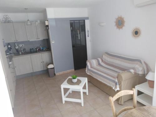 Appartement LA REPOSADE 357 Route de la Gare Sanary-sur-Mer