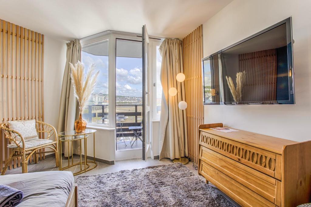 Appartement LA REV'RIE - vue sur mer avec balcon Résidence l'Estacade - Appartement 367 - 3éme étage 1 Avenue du Port, 14800 Deauville