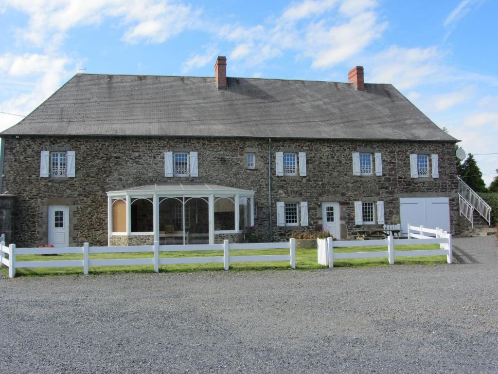 B&B / Chambre d'hôtes La Robinière La Rebinière, 50210 Cerisy-la-Salle