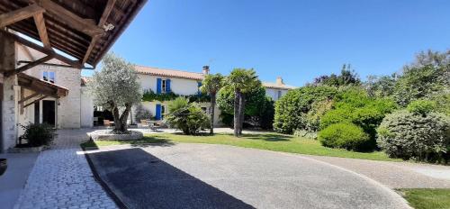 LA ROCHELLE LODGE Sainte-Soulle france