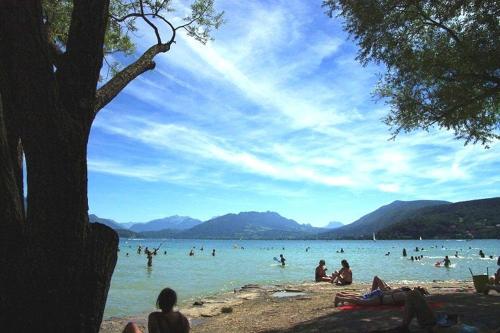 La Roseraie du Lac Annecy france