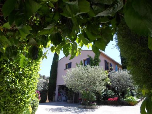 La Sapiniére -chambres climatisées Buisson france