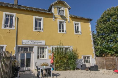 Maisons de vacances La Saucisserie Gites Croix de la Sablo Saint-Pierre-de-Frugie