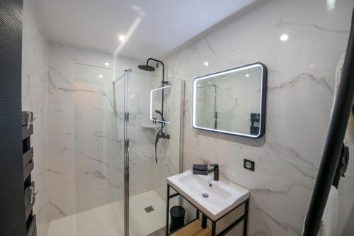 Appartement La Suite de Chantilly - Appartement de 80m2 avec Jacuzzi privé ! 55 Rue du Connétable Chantilly