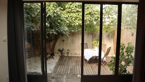 La Summer House avec Jardin Arles france