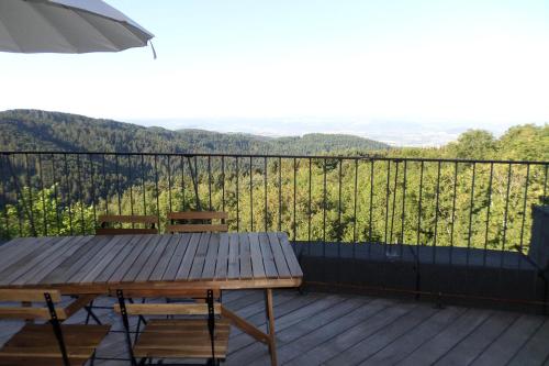 LA TERRASSE DE MONTCLARD Montclard france