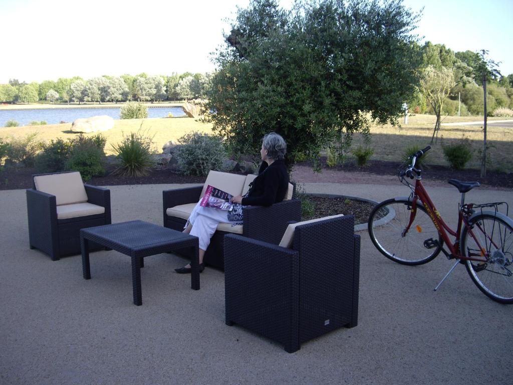 Maison d'hôtes La Terrasse des Oliviers Route du Plessis, 72510 Mansigné