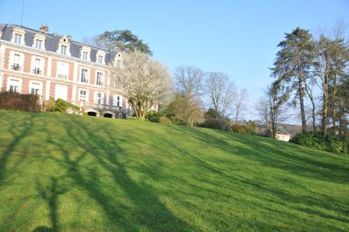 LA TERRASSE DU CHATEAU DES GENETS - GITE 2 ou 4 Personnes Gruchet-le-Valasse france