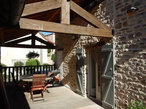 La Terrasse - Old Winemaker's Cottage in St Gengoux Saint-Gengoux-le-National france