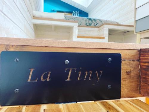 La Tiny Blue - maison insolite pour 2 - sans Tv Saint-Aignan france