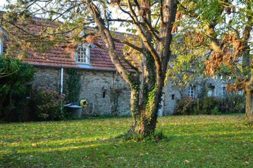 La Tireliere, longère bord de mer avec jardin Surville france