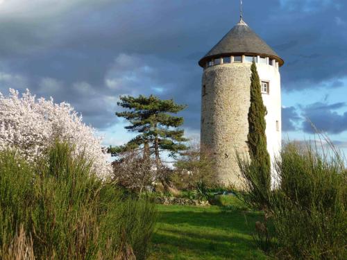 B&B / Chambre d'hôtes La Tour du Moulin Géant Le Moulin Géant Rochefort-sur-Loire