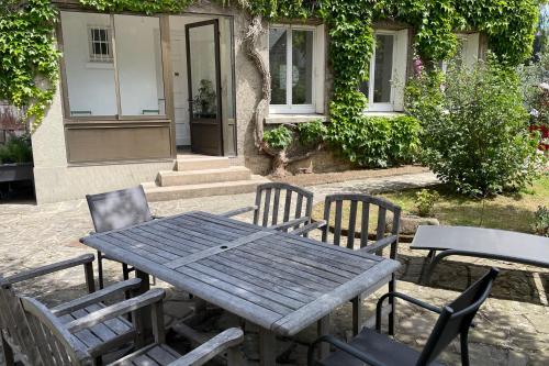 La Triolette, maison chaleureuse, indépendante et refaite à neuf dans le Vieux Coutainville, tourisme ou télétravail Agon-Coutainville france