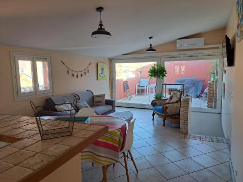 La tropezienne, Duplex 73 m2, 100 m du port, climatisation, grande terrasse Sanary-sur-Mer france