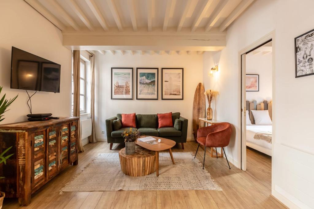 Appartement La Vague - Breath of Freshness in Center of Honfleur - Free Parking 550M 25 rue haute 1er étage, 14600 Honfleur