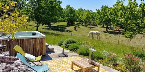 La Vayssade - Gîte de Charme - Jacuzzi, Piscine & Truffes Lalbenque france