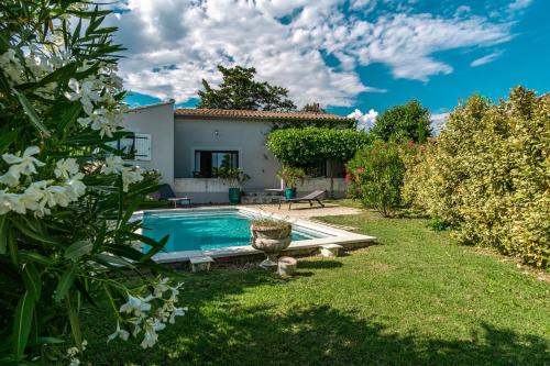 La Verdière - Contemporary house with garden and private pool LʼIsle-sur-la-Sorgue france