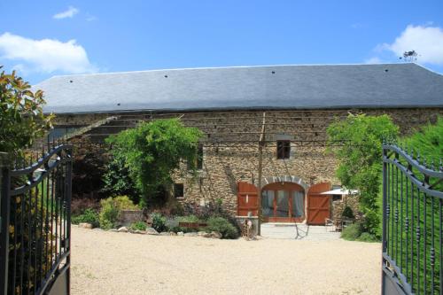 Maison de vacances La Vieille Grange avec piscine et jardin Lieu dit Recoules Prévinquières