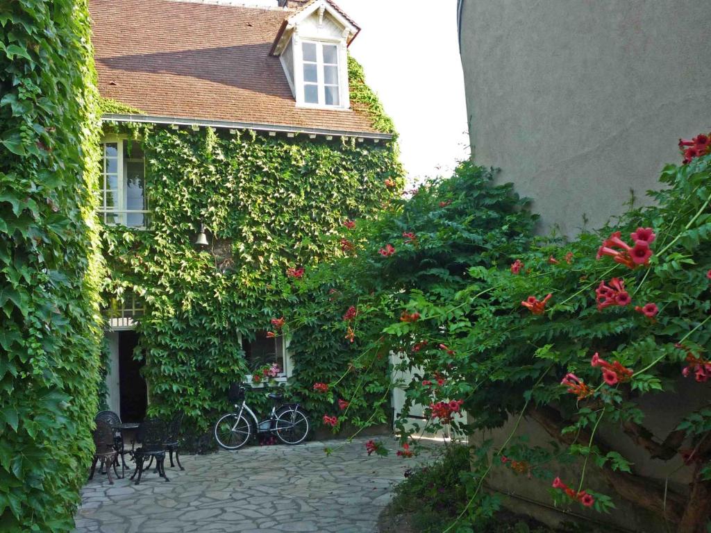Maison d'hôtes La Vigne Vierge 8 Rue Bonne Dame, 45110 Châteauneuf-sur-Loire